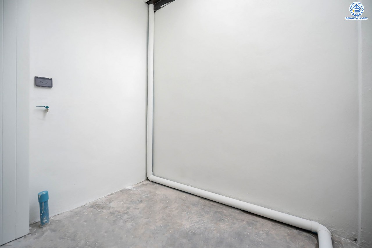 บ้านมือสองตกแต่งใหม่ โครงการ บ้านทอฝัน พิบูลย์สงคราม พร้อมอยู่ เนื้อที่ 16 ตร.ว. ฟังก์ชัน 3 ห้องนอน 2 ห้องน้ำ จอดรถได้ 1 คัน บนสุดยอดทำเล! เชื่อมถนนพิบูลย์สงคราม, วงศ์สว่าง, นครอินทร์ และติวานนท์ ใกล้จุดขึ้นทางด่วนศรีรัช-วงแหวนรอบนอก และรถไฟฟ้า "สถานีแยกติวานนท์"